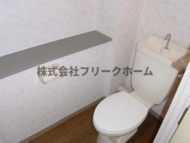 小金井市梶野町４丁目の賃貸マンションのトイレ