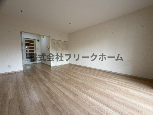 小金井市梶野町４丁目の賃貸マンションの居間・リビング
