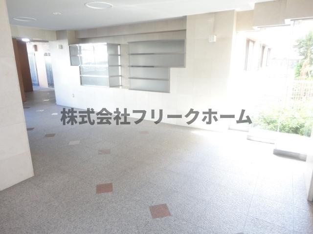 小金井市中町３丁目の賃貸マンションのロビー