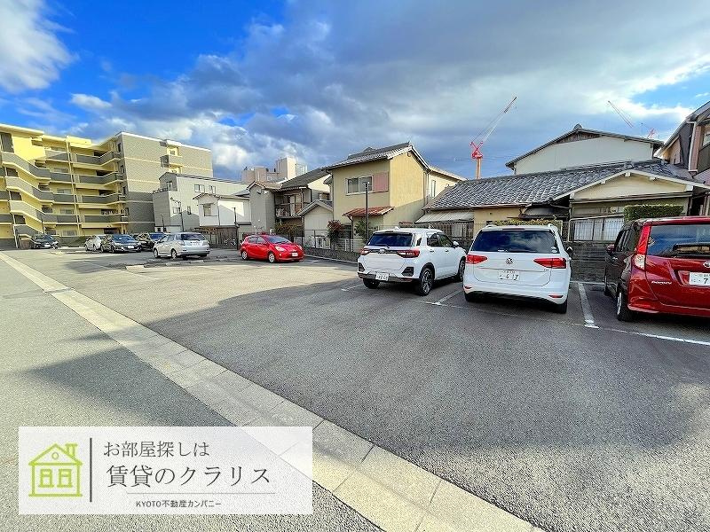 アルファ長岡天神の駐車場