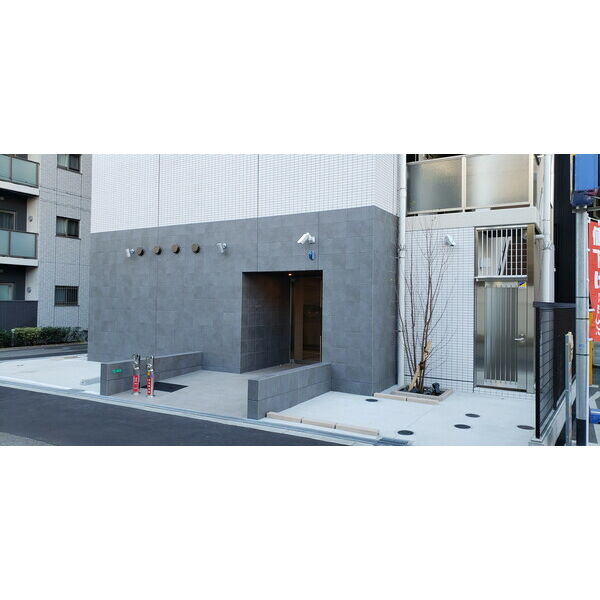 THE RESIDENCE Sのエントランス