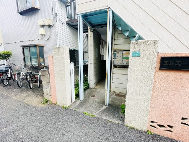 エムエーハイツのエントランス