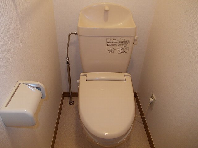 ＣＯＭＯＤＯ・ＳＥＮのトイレ