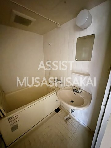 コーポレート東小金井の浴室|写真：設備同仕様の別号室です