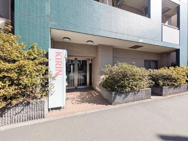 メインステージ巣鴨のエントランス