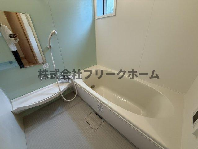 小金井市前原町４丁目のアパートの浴室
