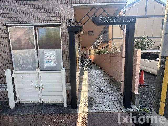 ローズビル・ウチダのエントランス|毎日通るエントランスはこのようになっています