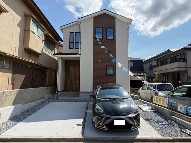 moku若松区浜町3丁目２期の外観|シンプルで飽きのこないデザインに仕上げられた外観。新築ならではの清潔感があり、毎日帰るのが楽しみになる住まいです。