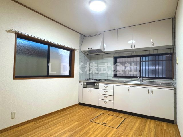 【キッチン】 | 売主/中古戸建/入間市東藤沢6丁目 | 1F／DK6.0帖／床下収納付き