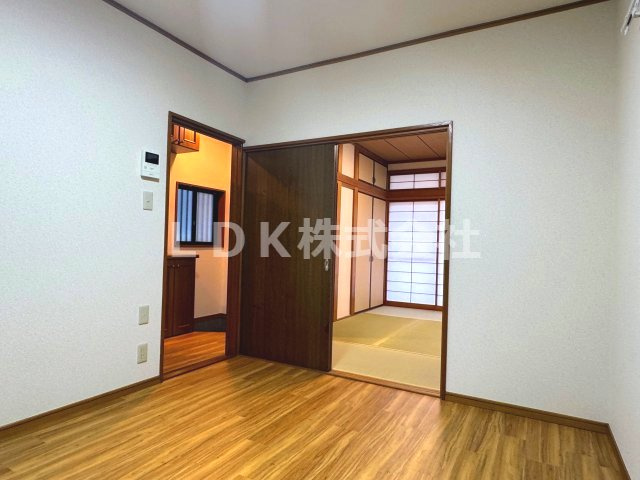 【キッチン】 | 売主/中古戸建/入間市東藤沢6丁目 | 1F／DK6.0帖／床下収納付き