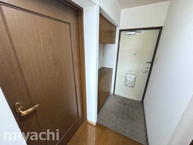 メゾンサンテラス　Bの玄関
