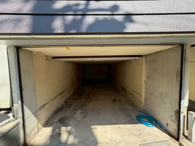寝屋川市小路北町オーナーチェンジの駐車場|2026年5月撮影