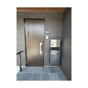 ルーエ小金井の玄関