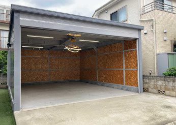 鈴木町一丁目貸家の駐車場