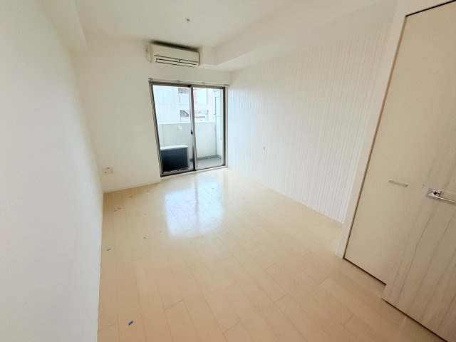 セレニテ神戸元町の居間・リビング