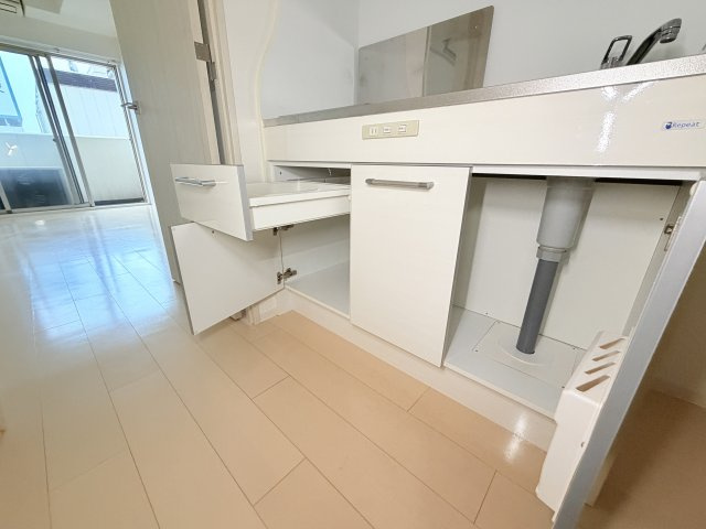 セレニテ神戸元町の収納