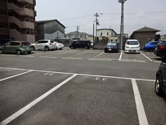キャッスルコート飾磨の駐車場
