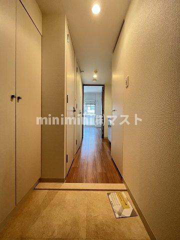 大阪市西区江戸堀３丁目の賃貸マンションの玄関