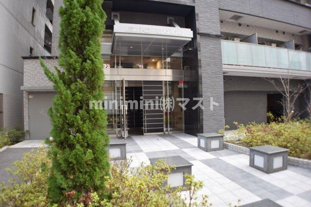 大阪市西区江戸堀３丁目の賃貸マンションのエントランス