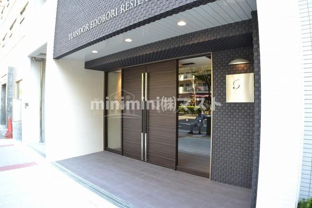 大阪市西区江戸堀３丁目の賃貸マンションのエントランス