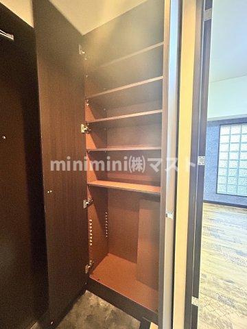 旧名　プレジオ南堀江の収納