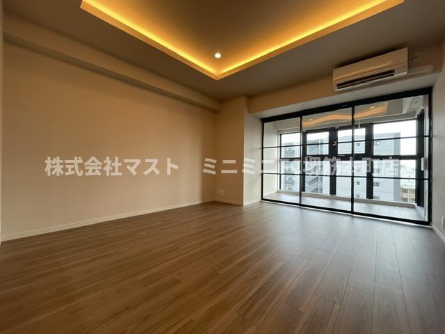 大阪市中央区谷町６丁目の賃貸マンションの居間・リビング