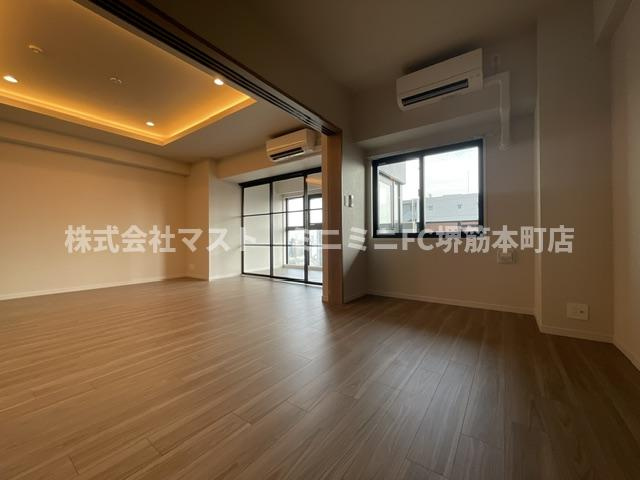 大阪市中央区谷町６丁目の賃貸マンションの居間・リビング