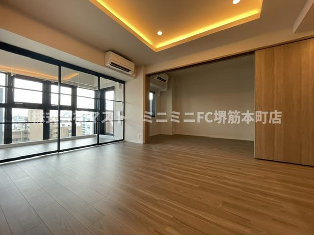 大阪市中央区谷町６丁目の賃貸マンションの居間・リビング