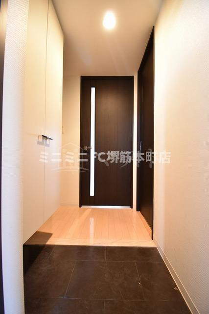大阪市中央区上町の賃貸マンションの玄関