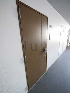 レグラス横濱保土ヶ谷の玄関