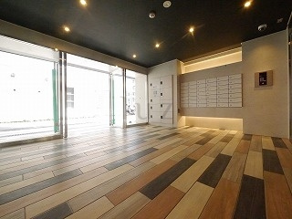 レグラス横濱保土ヶ谷のエントランス