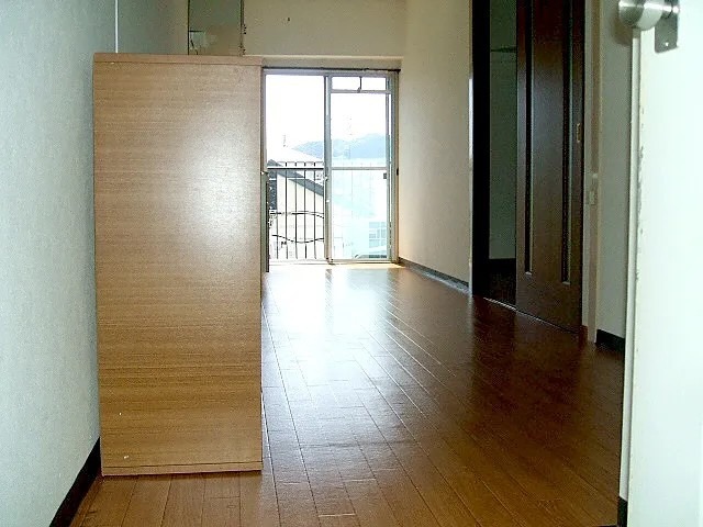 神戸市灘区篠原中町６丁目の賃貸マンションの居間・リビング