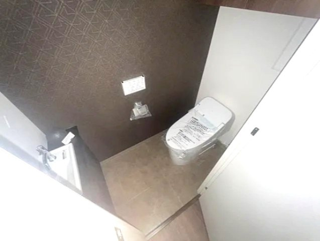 神戸市東灘区森北町４丁目の賃貸マンションのトイレ