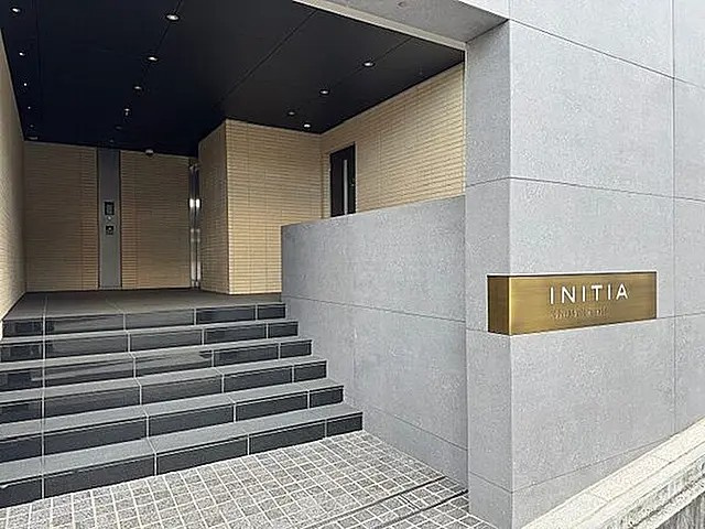 神戸市東灘区森北町４丁目の賃貸マンションのエントランス