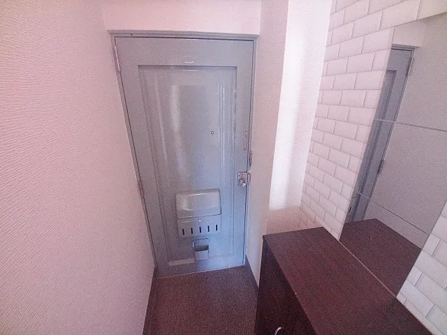 神戸市灘区篠原中町６丁目の賃貸マンションの玄関