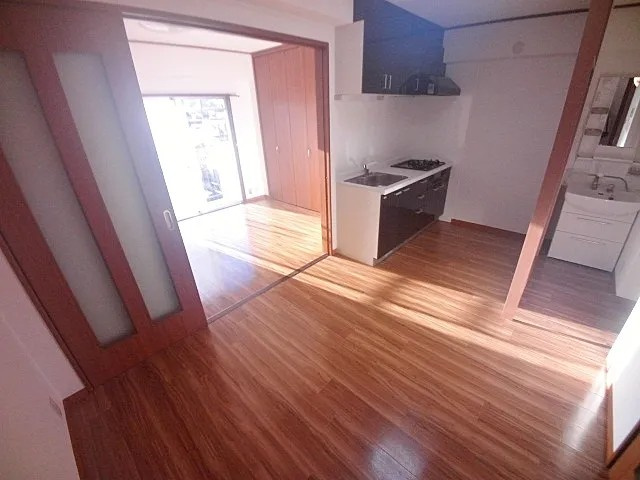 神戸市灘区篠原中町６丁目の賃貸マンションの居間・リビング