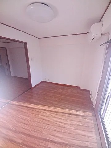 神戸市灘区篠原中町６丁目の賃貸マンションの居間・リビング