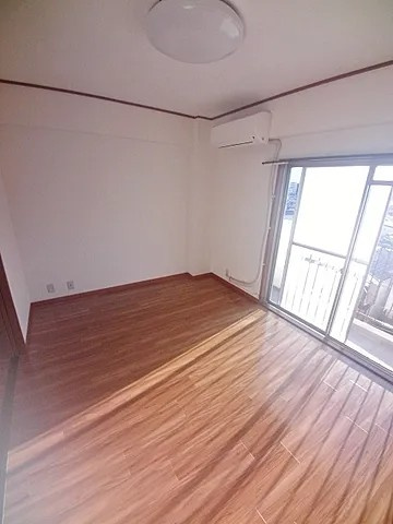 神戸市灘区篠原中町６丁目の賃貸マンションの居間・リビング