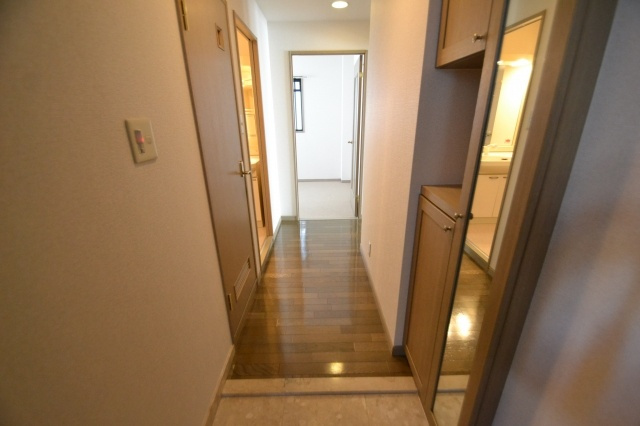 ランドール六甲の玄関