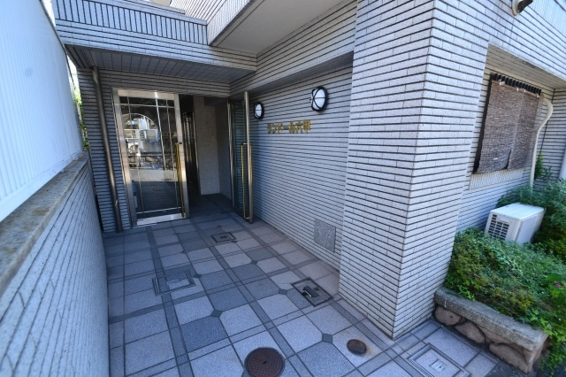 ランドール六甲のエントランス