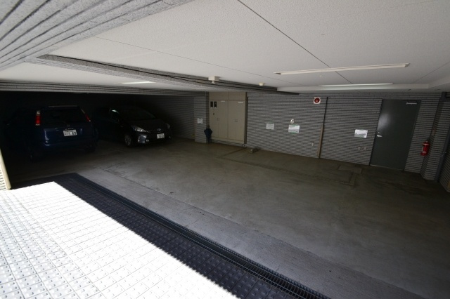 ランドール六甲の駐車場