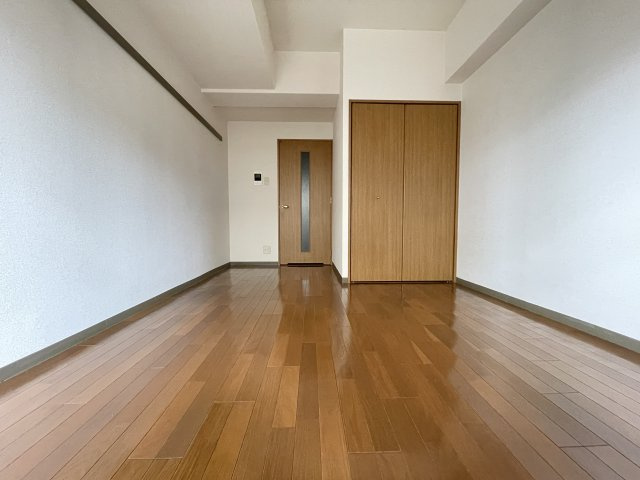 ジェヌイン本山の居間・リビング