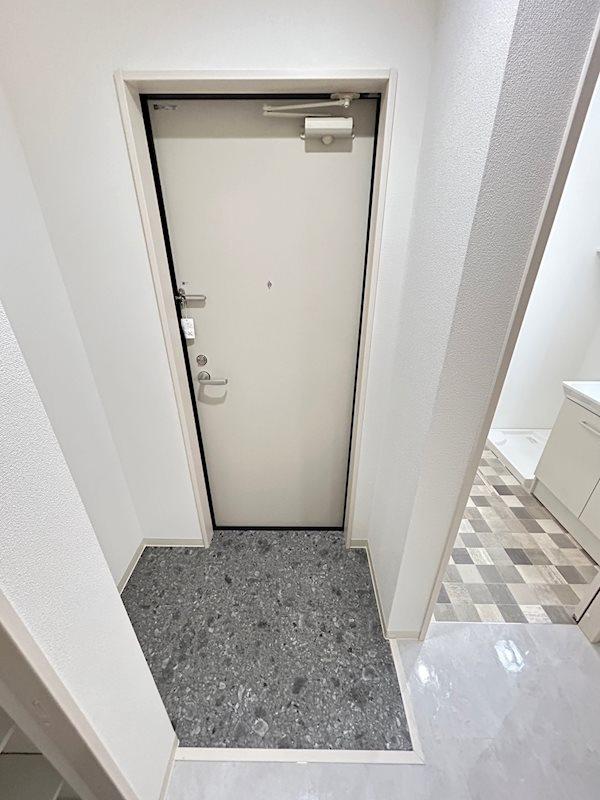 神戸市東灘区深江本町２丁目のアパートの玄関