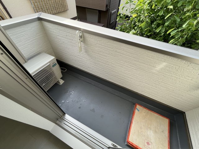 神戸市東灘区深江本町２丁目のアパートのバルコニー