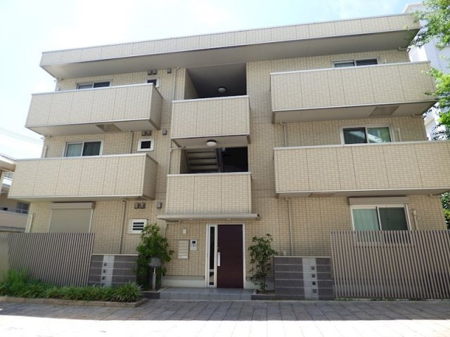 神戸市東灘区魚崎西町４丁目のアパートの外観