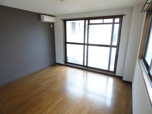 神戸市東灘区本山中町２丁目の賃貸マンションの居間・リビング