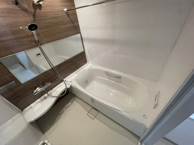 芦屋市茶屋之町の賃貸マンションの浴室