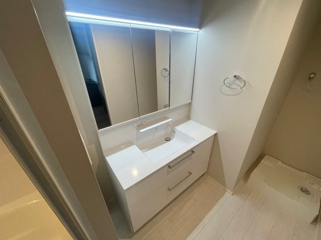 芦屋市茶屋之町の賃貸マンションの洗面所