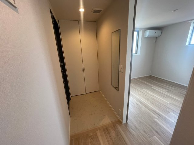 芦屋市茶屋之町の賃貸マンションの玄関