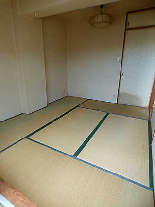 神戸市東灘区甲南町４丁目の賃貸マンションの和室
